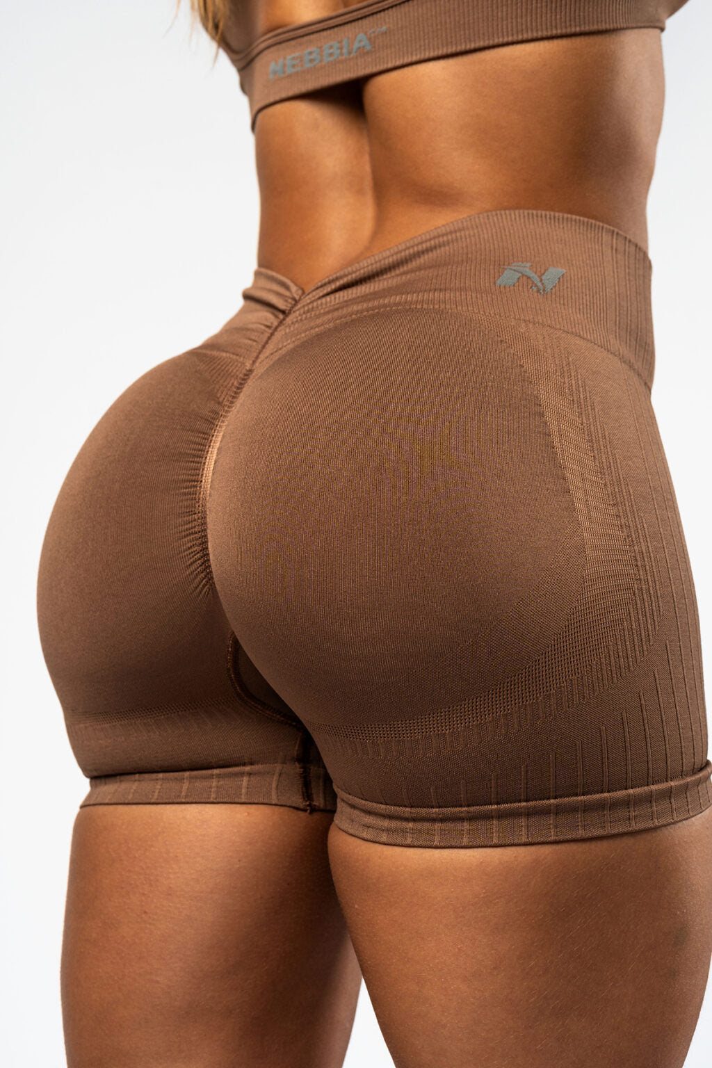 Nebbia Sports Shorts 304 Brown – seamless, push-up, high waist | Nebbia Activewear (1/3)