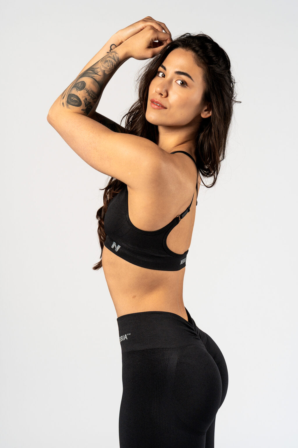 Nebbia Sports Bra 305 Black – seamless | Nebbia Activewear (2/5)