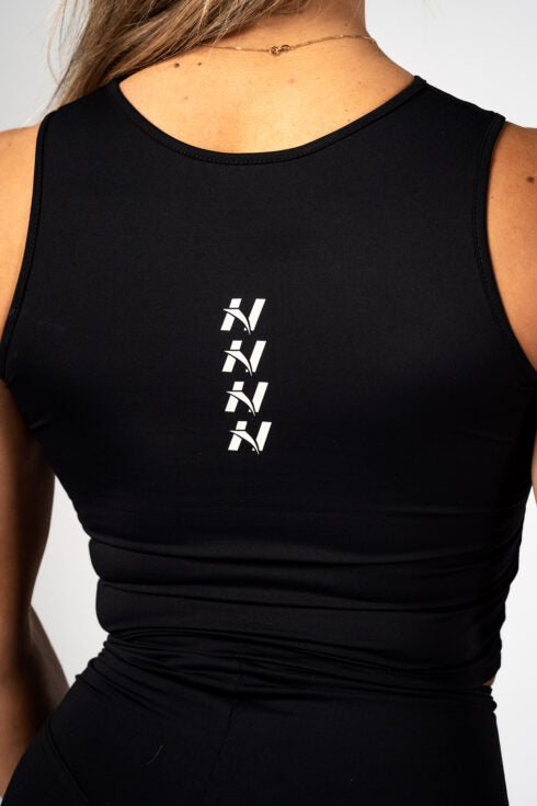 Nebbia Sports Top 476 Black – cropped | Nebbia Activewear (4/4)