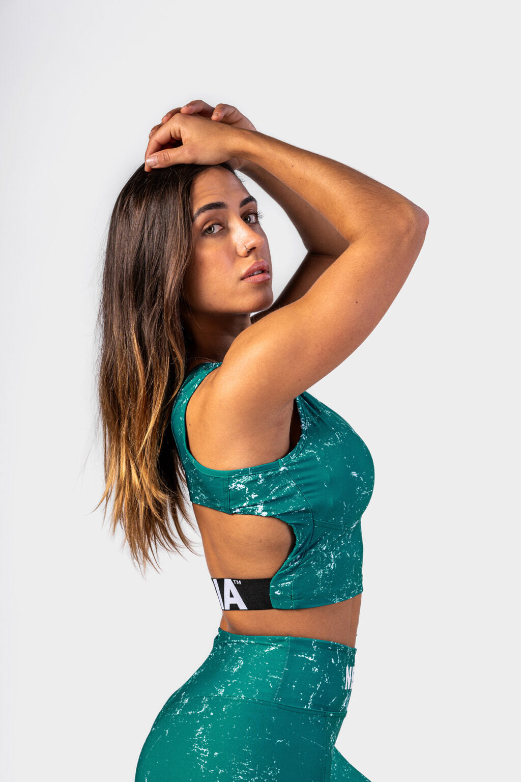 Nebbia Sports Top 617 Green | Nebbia Activewear (2/6)
