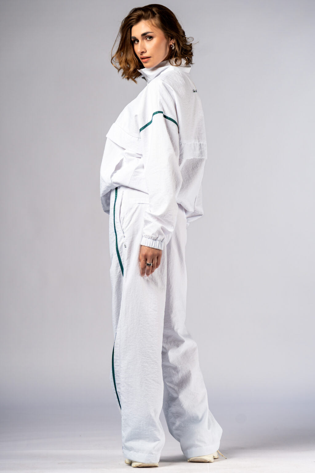 Nebbia Sports Top 644 White | Nebbia Activewear (7/7)