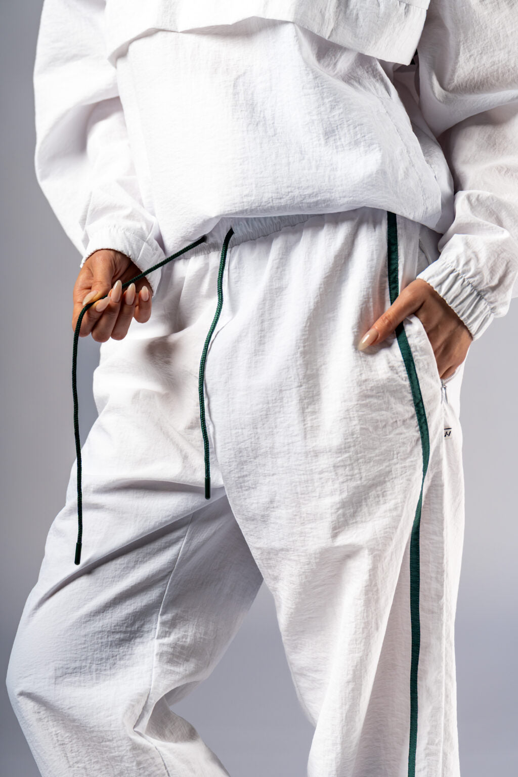 Nebbia Jogger Pants 645 White | Nebbia Activewear (6/7)