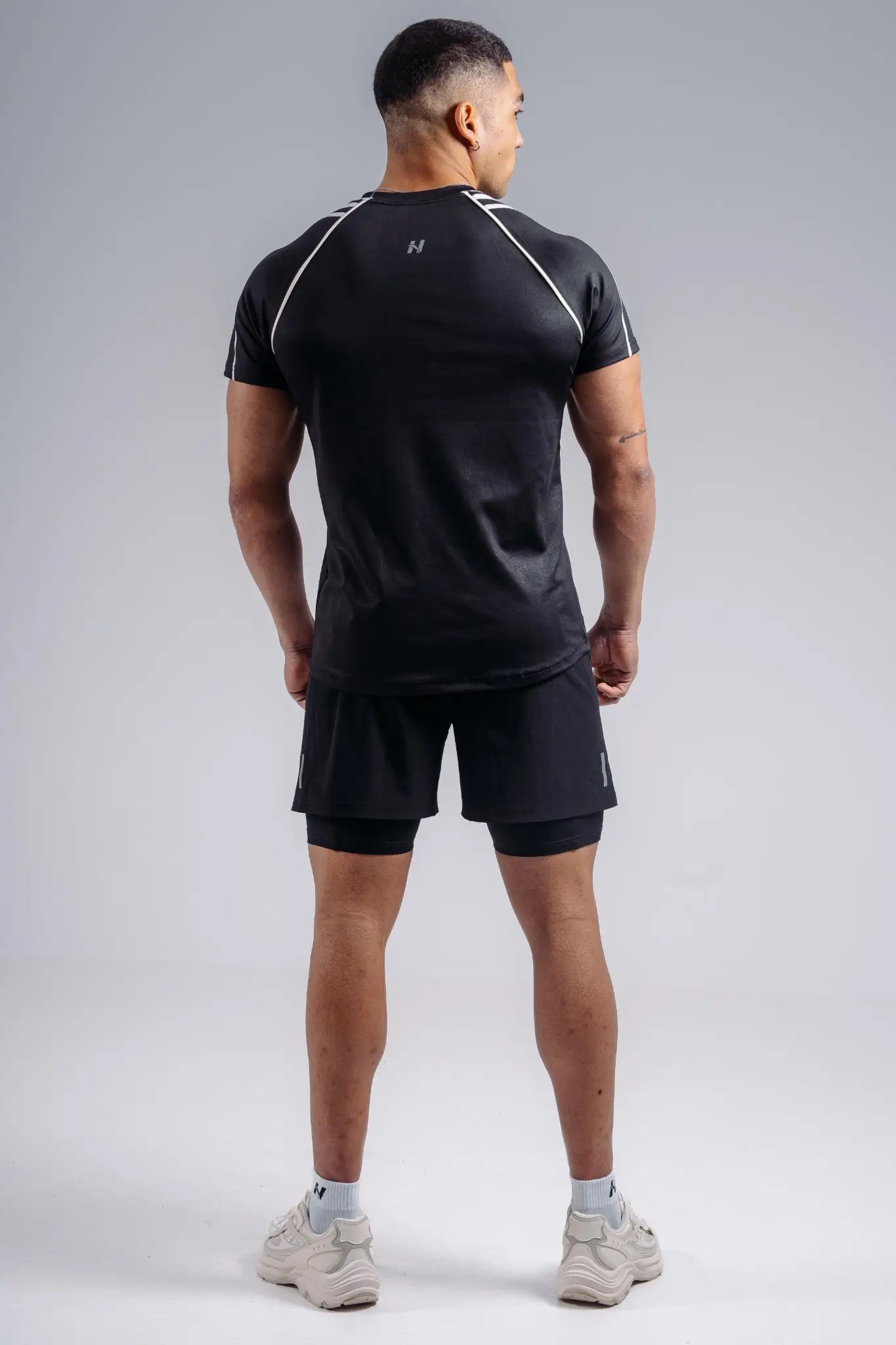 NEBBIA 872 T-shirt funzionale nera | PRIMAL