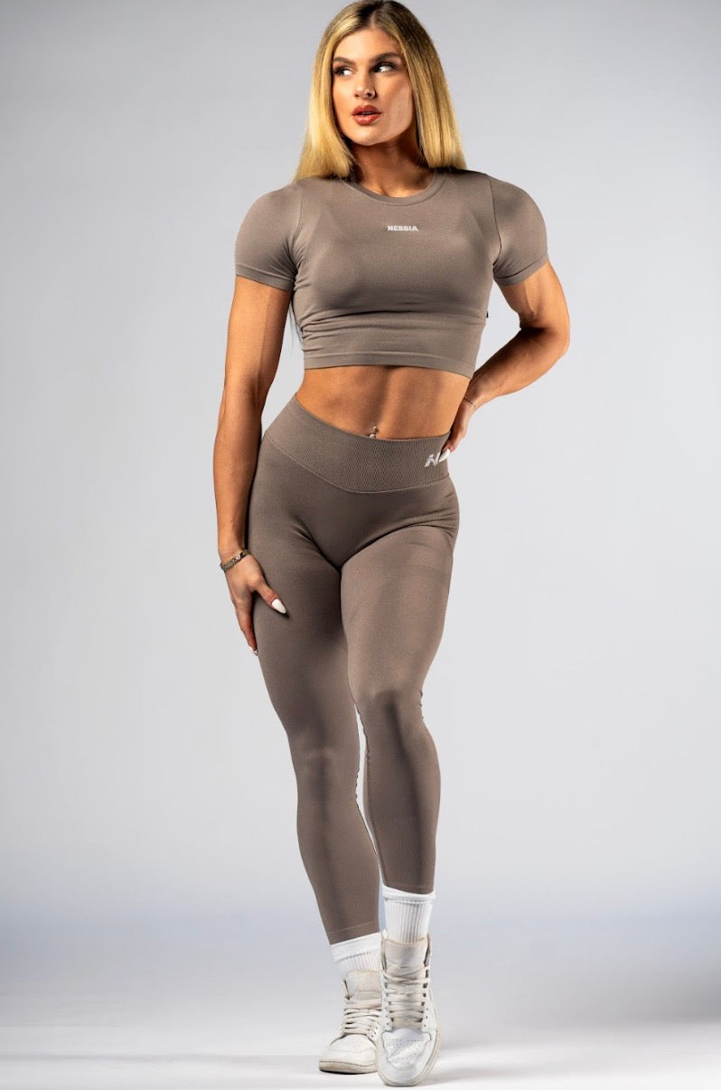 Nebbia Sports Shorts 891 Brown – seamless | Nebbia Activewear (2/6)