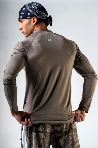 Nebbia Sports Top 901 Brown – seamless | Nebbia Activewear (4/4)